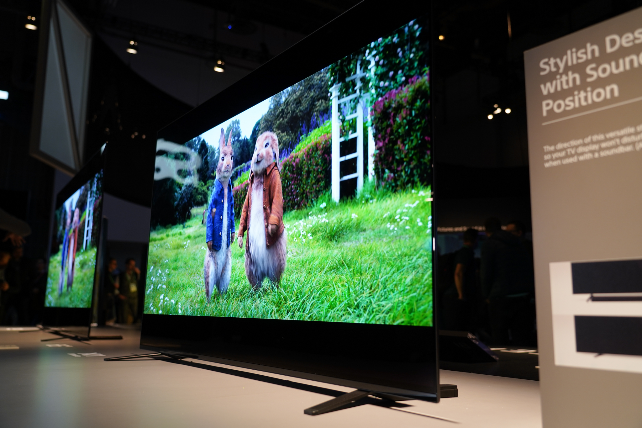 索尼首款83寸OLED电视正式亮相，定价或将在49999元，这价格香吗？ - 视听圈